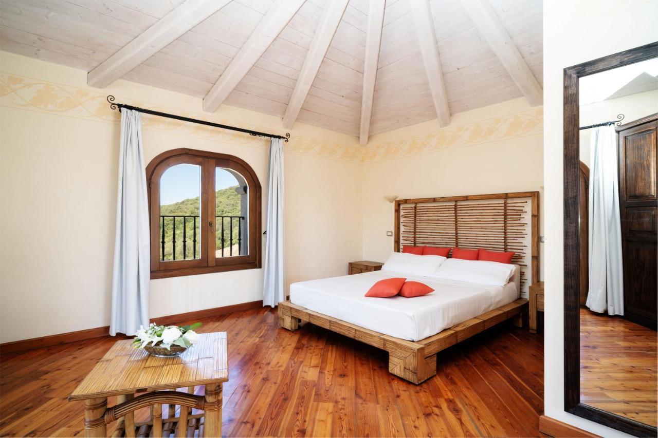 Lh Hotel Pozzo Sacro Olbia Exteriör bild